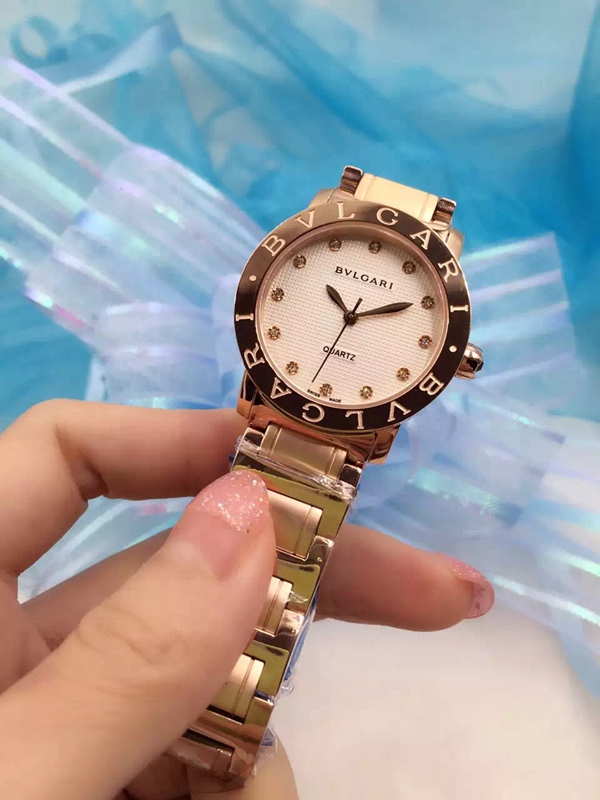 ブルガリ時計正面デザイン